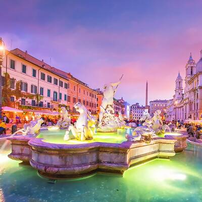 Piazza Navona in der Abendämmerung - Rom -Italien